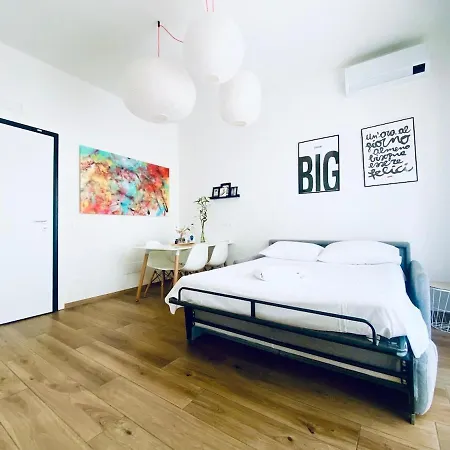M4 White Monolocale Moderno E Funzionale