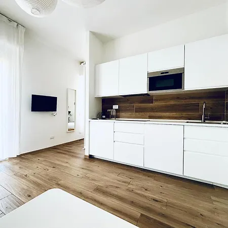 M4 White Monolocale Moderno E Funzionale Apartment