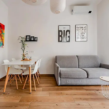 M4 White Monolocale Moderno, Curato E Confortevole Scandicci